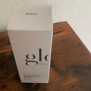 glo skin beauty moisturizing tint spf 30+ medium